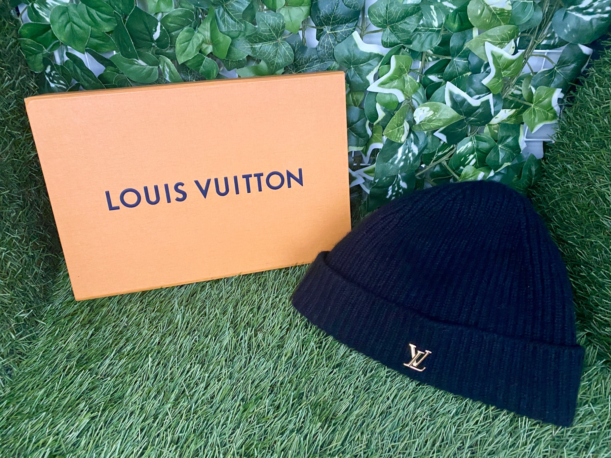 本日最終年末処分品 ヴィトン　ニット帽 本日最終年末処分品 ヴィトン ニット帽 ビーニー・LV ヘッドライン S00