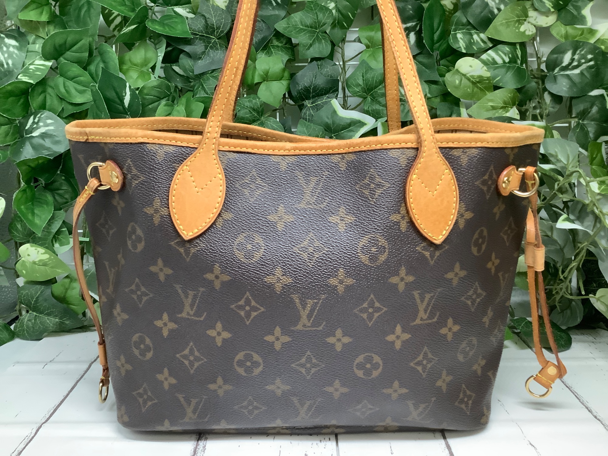 新商品】LOUIS VUITTONのモノグラムのトートバッグ2点ご紹介です