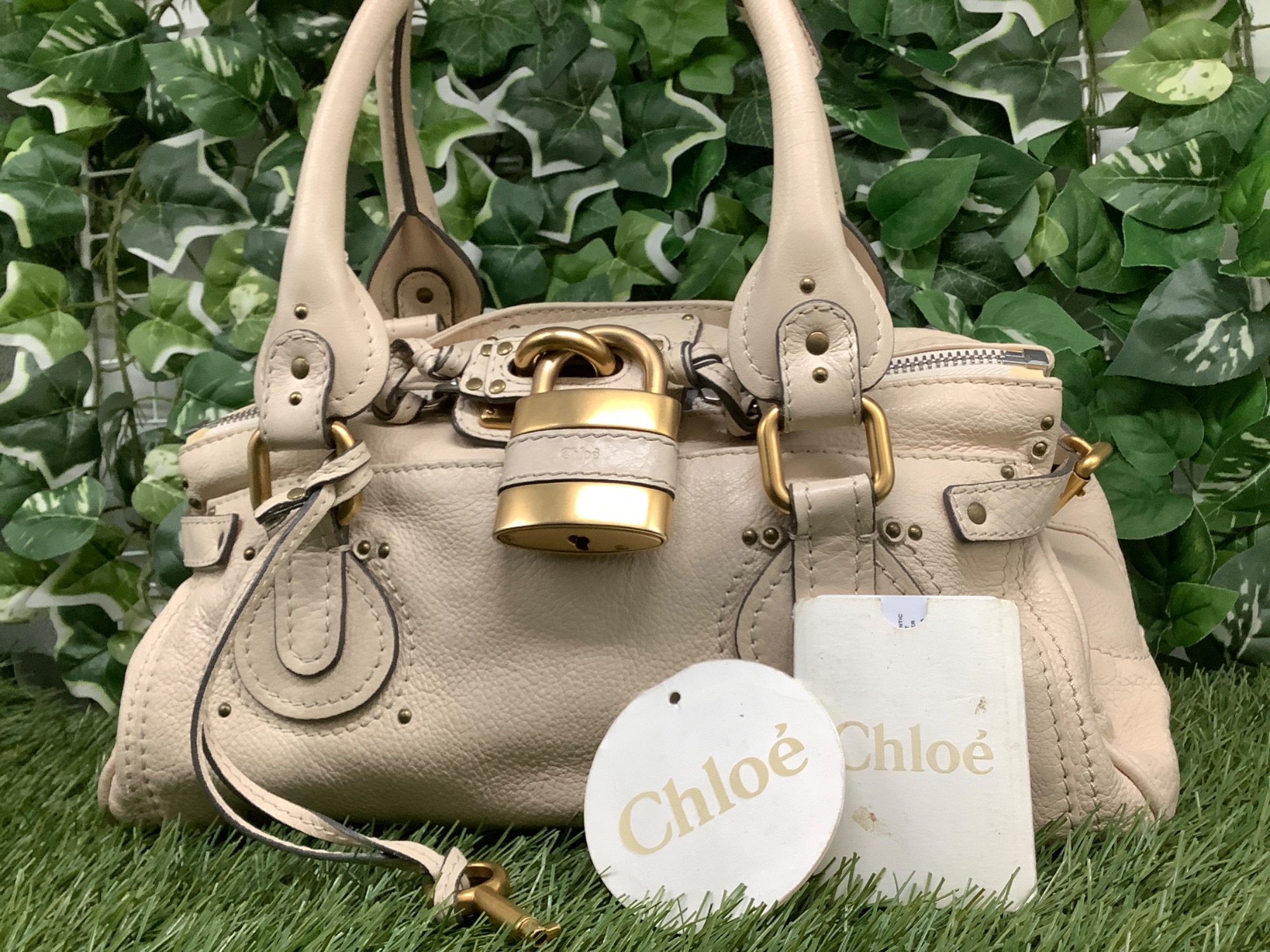クロエ Chloe パディントン　ベージュ 新商品！！ Chloe(クロエ）の人気のパディントンのご紹介です