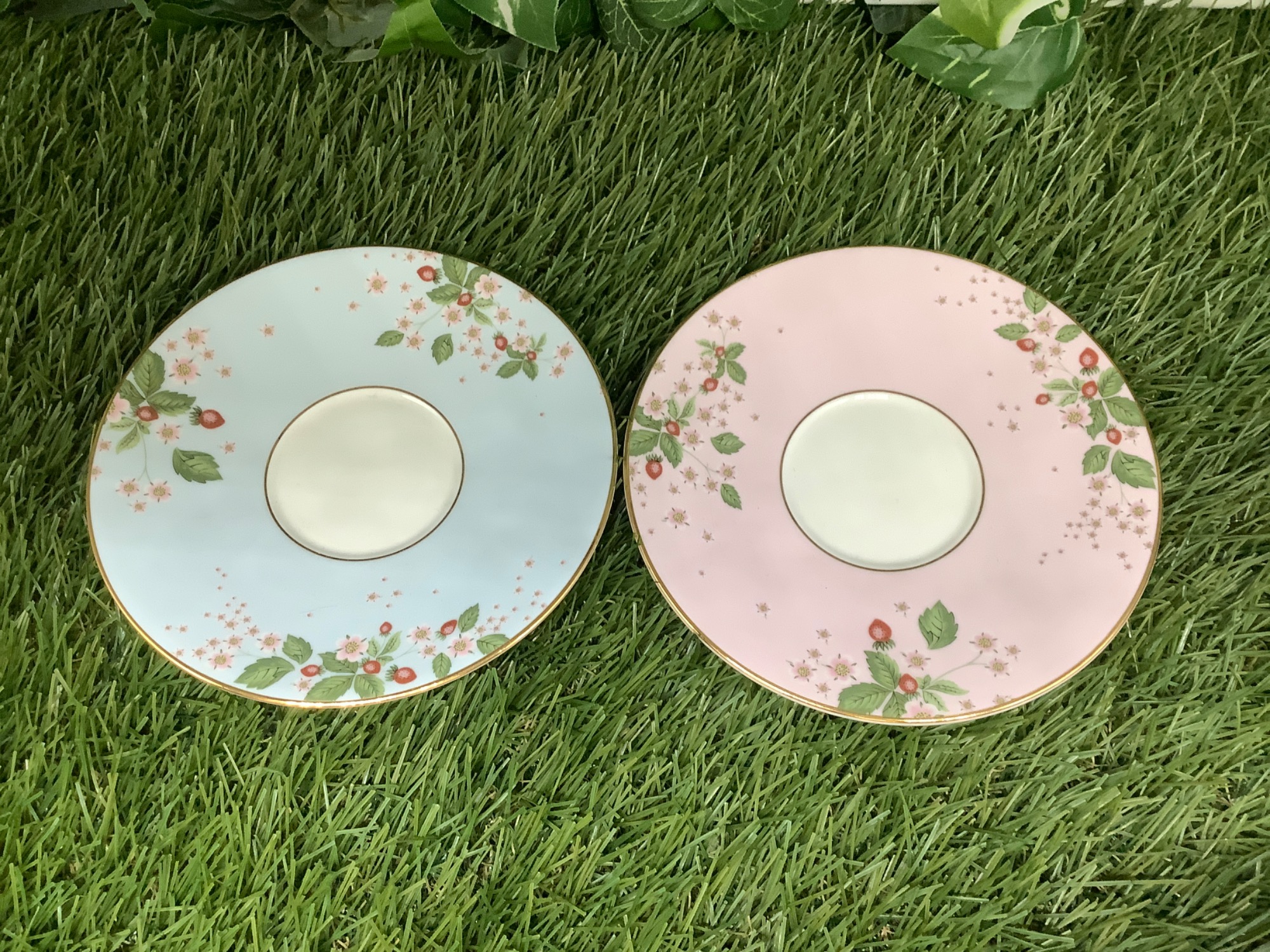 洋食器】Wedgwoodのワイルドストロベリーブルームのカップ＆ソーサー2P