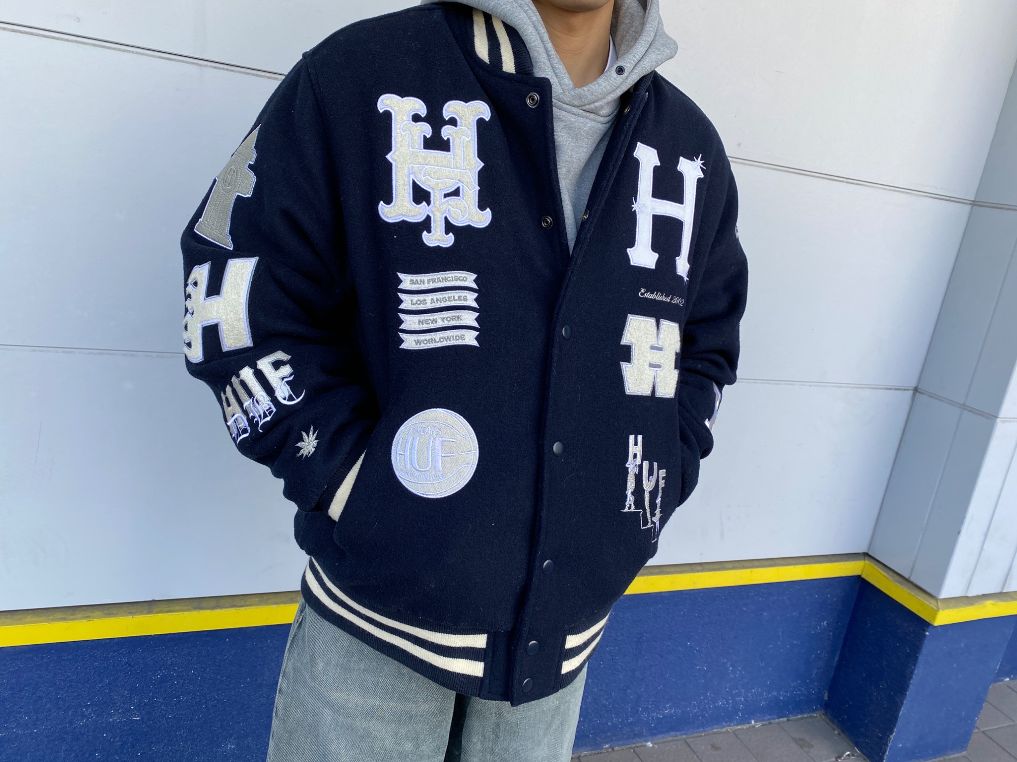 大人気ブランド】HUF（ハフ）のスタジャンをご紹介致します