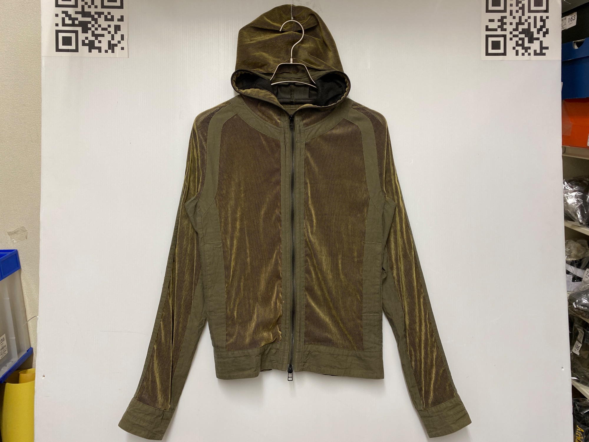 新入荷！！】 JIAN YE (ジェン イェ) のジップパーカーをご紹介いたし