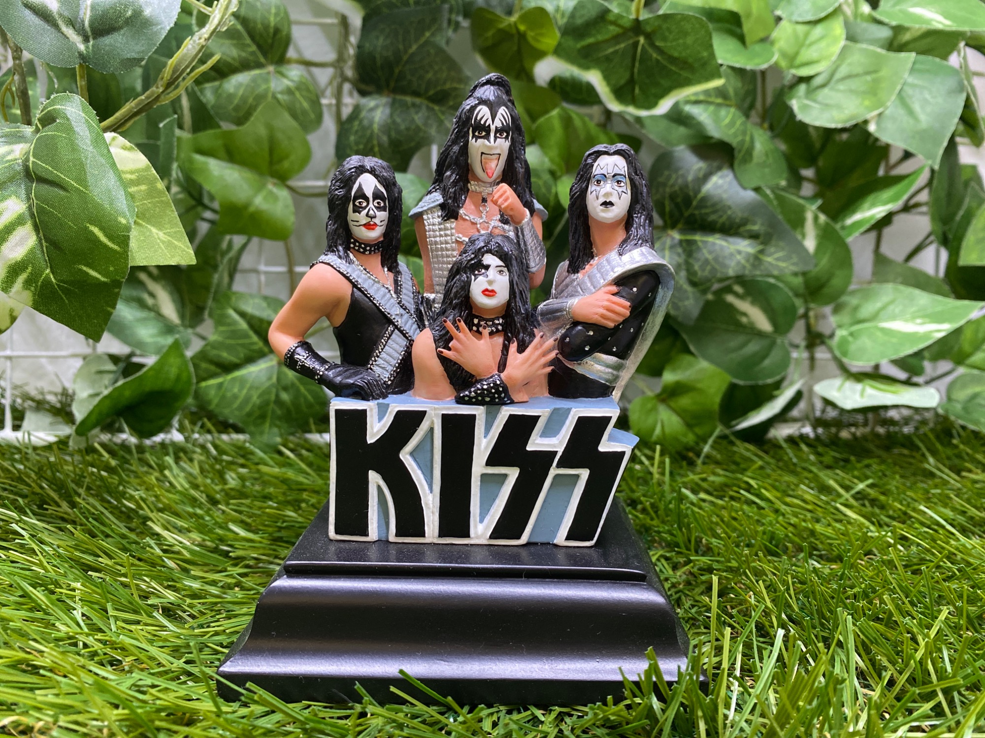 新入荷！！】人気バンドKISS（キッス）のフィギュアをご紹介いたします