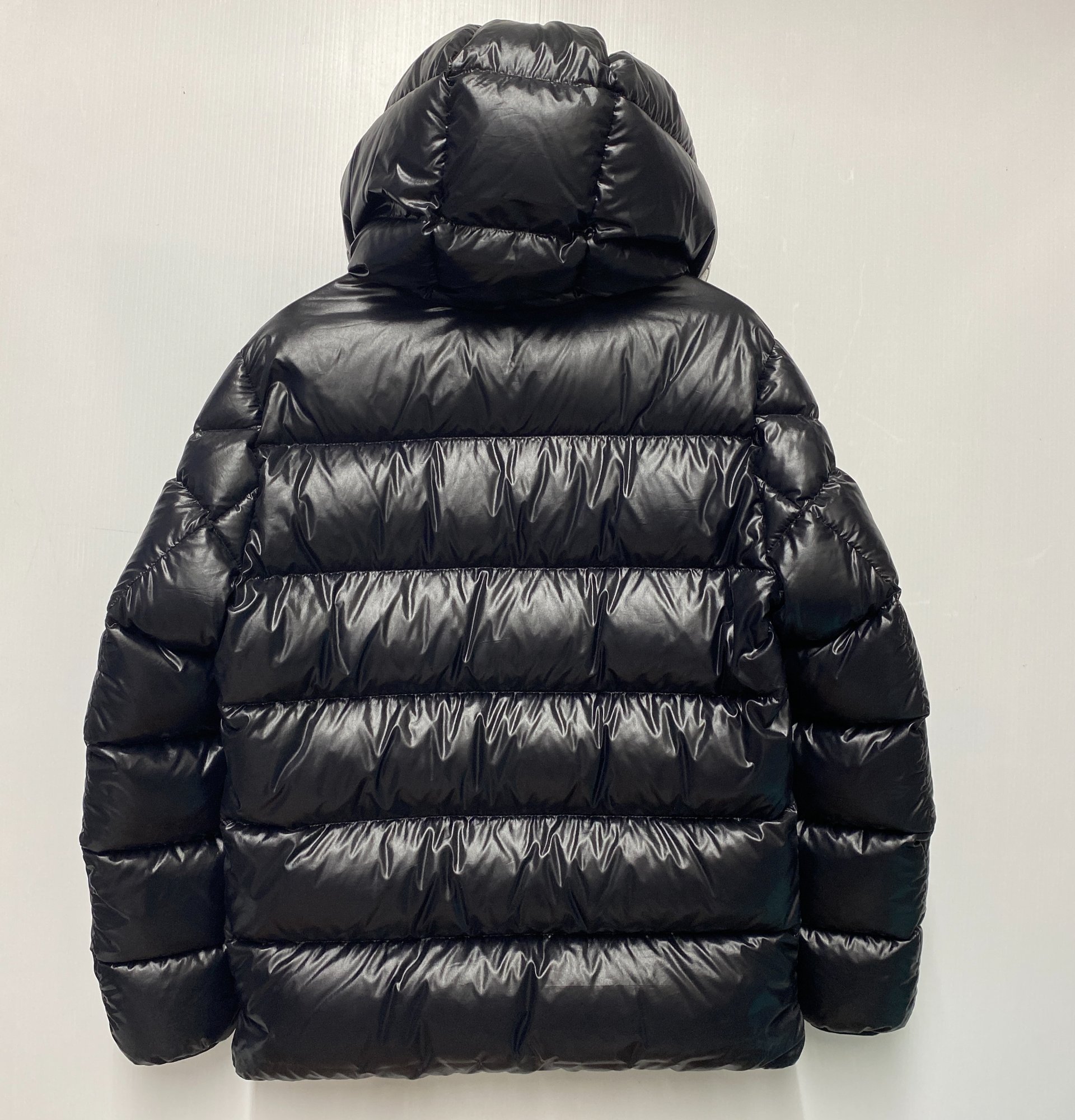 MONCLER / モンクレール】ダウンジャケット｜冬の洗練された装いを