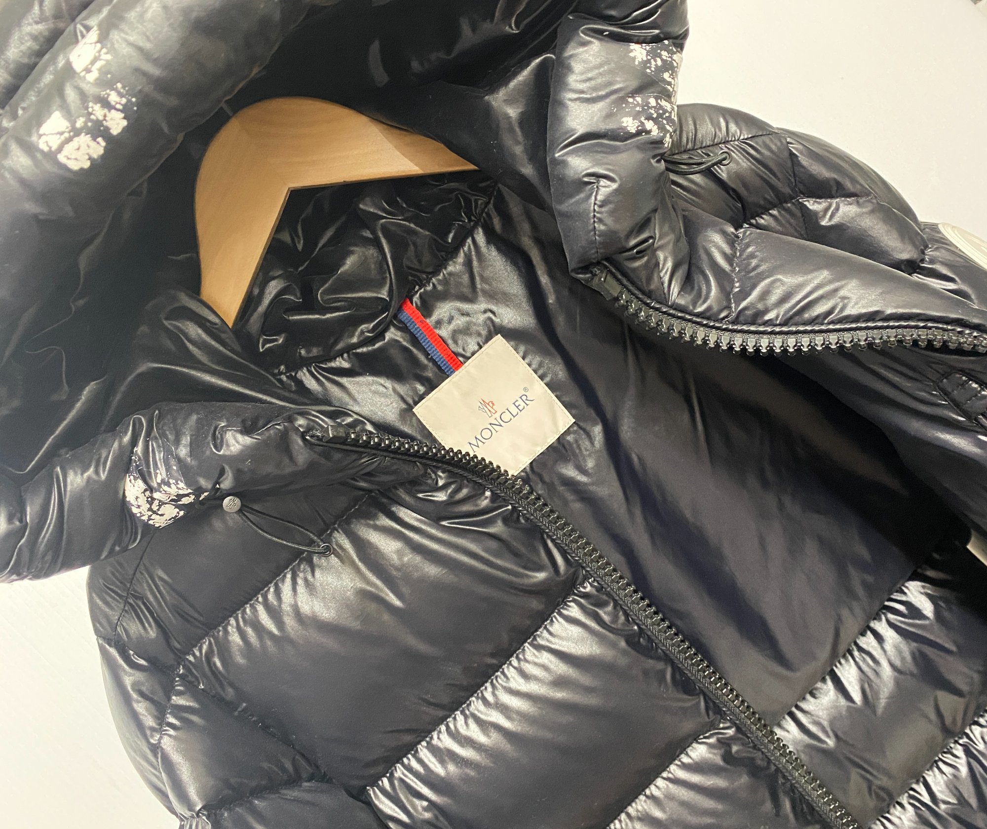 MONCLER / モンクレール】ダウンジャケット｜冬の洗練された装いを
