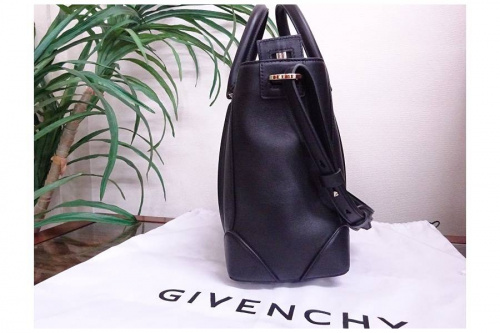 GIVENCHYの東大阪ブランド
