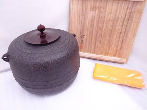 和食器の茶釜