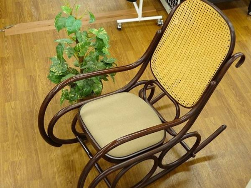 家具・インテリアのロッキングチェアー