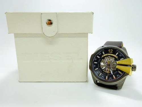 腕時計のディーゼル（DIESEL）