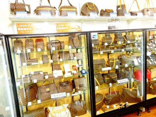 ルイヴィトン（LOUIS VUITTON）