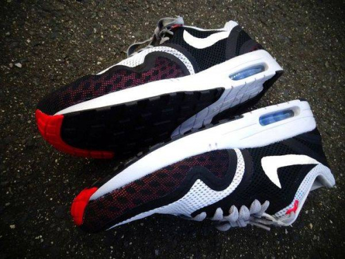 シューズのナイキ（NIKE）