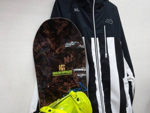 スポーツ用品のスノーボード