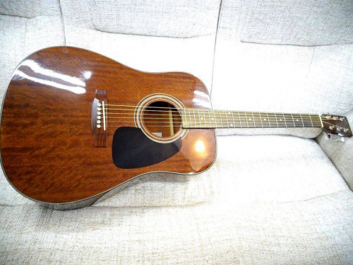 楽器・ホビー雑貨のアコースティックギター