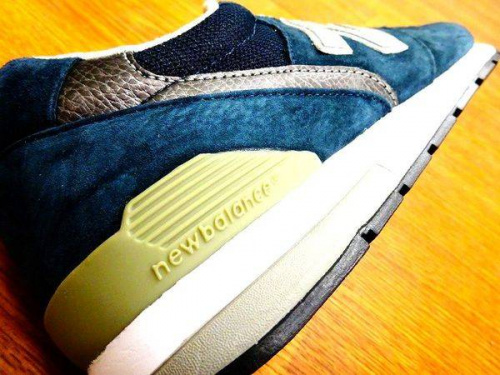 シューズのニューバランス（new balance）