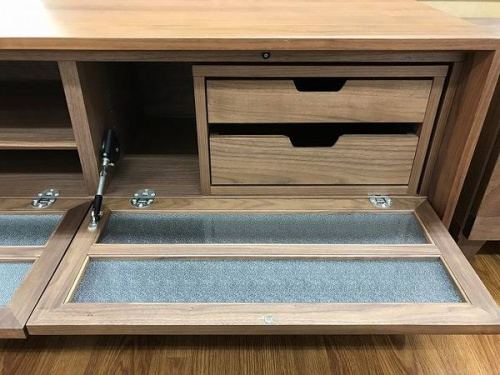 関西の東大阪家具