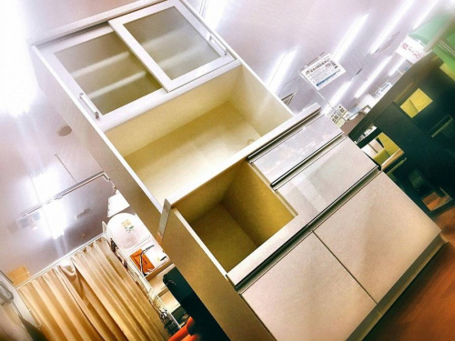 家具・インテリアの食器棚