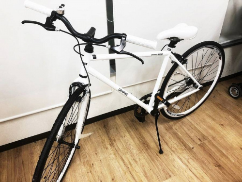 スポーツ用品の自転車