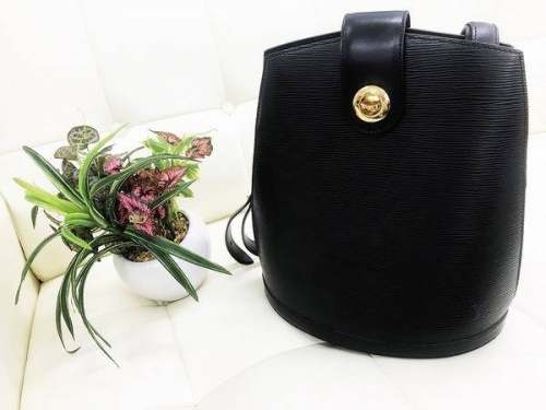 ルイヴィトン（LOUIS VUITTON）の東大阪　ブランド