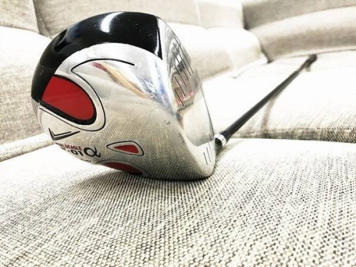 スポーツ用品のゴルフ