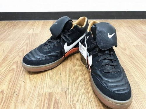 スニーカーの東大阪店最新情報