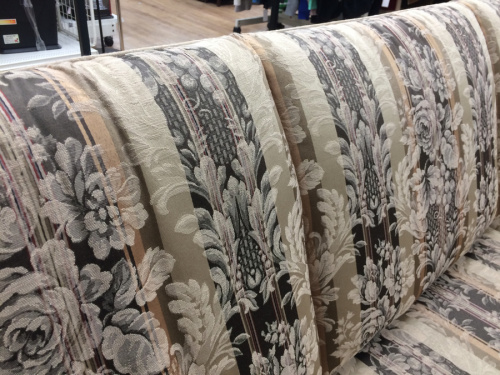 マルニ木工　東大阪の大型家具　東大阪