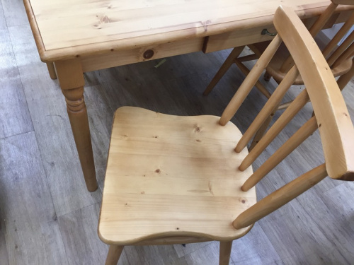 家具　中古　大坂のダイニングテーブル　大阪