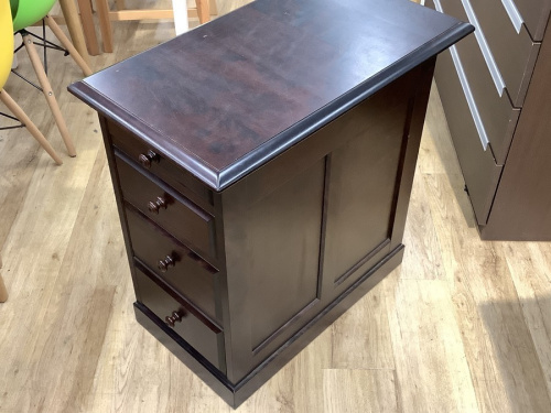 中古家具　大阪のテーブル　大阪