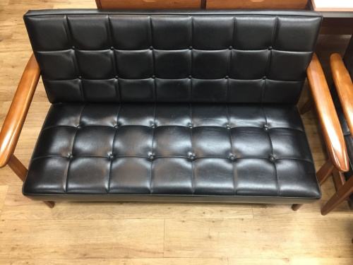 家具　中古　大阪のカリモク　中古　大阪