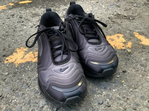 スニーカー　買取　大阪のスニーカー　中古　東大阪
