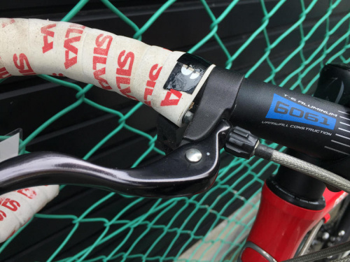 自転車のロードバイク