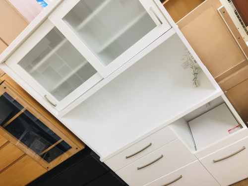 家具の食器棚