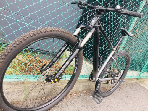 スポーツ用品の自転車