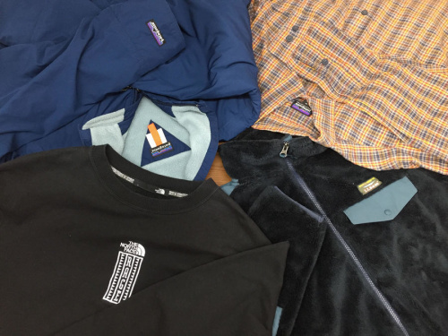 ファッションのアウトドアウェア