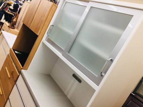 家具の食器棚