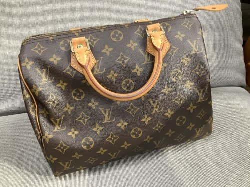 バッグのLOUIS VUITTON