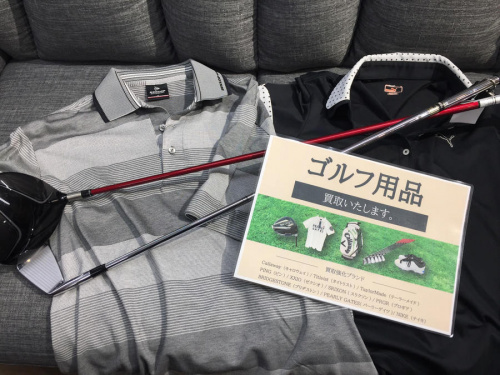 スポーツ用品のゴルフウェア