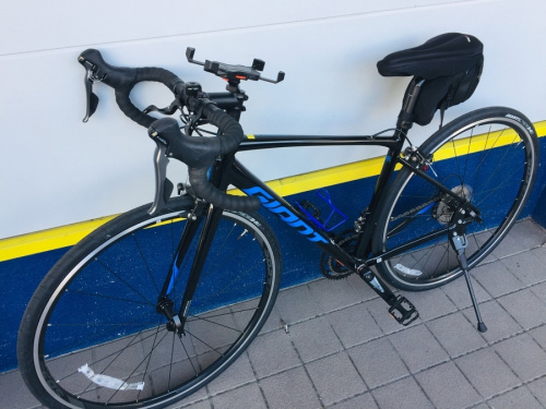 自転車のロードバイク