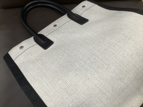 Saint Laurent Parisのキャンバストートバッグ