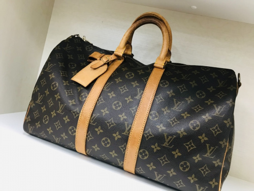 バッグのLOUIS VUITTON