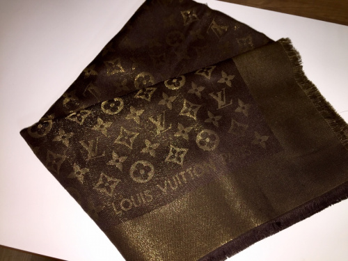 中古ブランドのショール