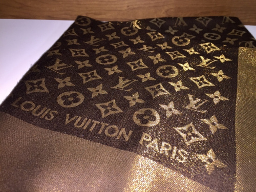ショールのLOUIS VUITTON
