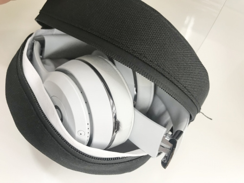 ワイヤレスヘッドホンのBeats