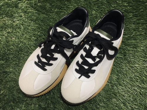 スニーカーのOnitsuka Tiger（オニツカタイガー）
