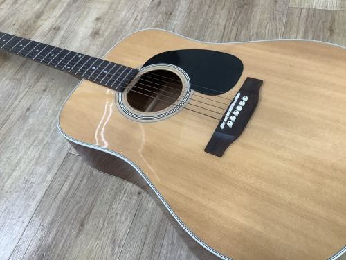 中古楽器のギター