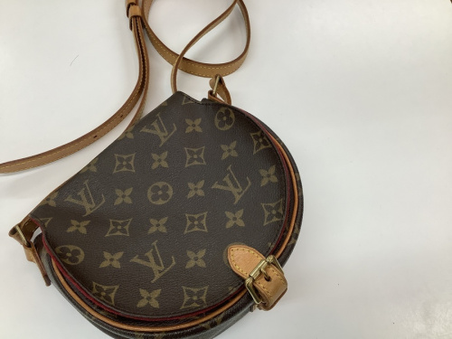 バッグのLOUIS VUITTON