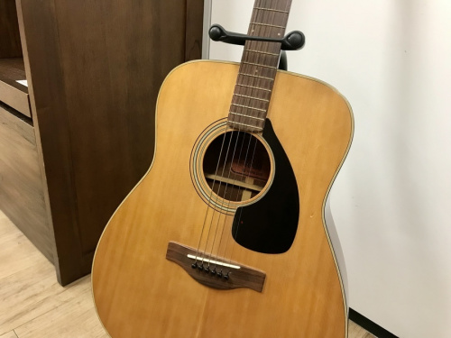 中古楽器のギター