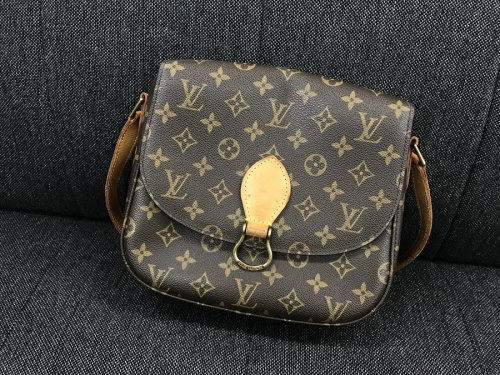 バッグのLOUIS VUITTON