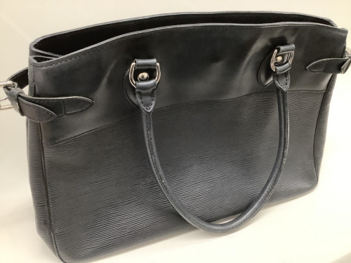 バッグのLOUIS VUITTON