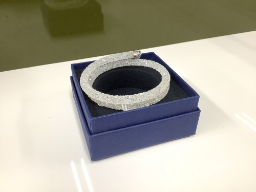 ブレスレットのカフス