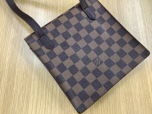 ショルダーバッグのLOUIS VUITTON